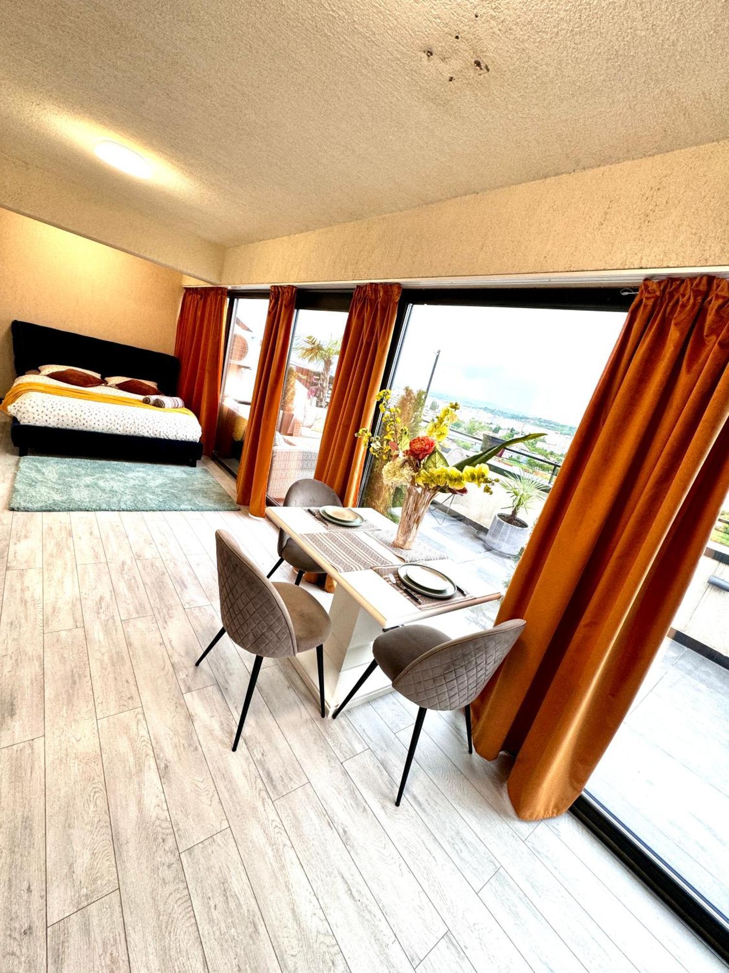 Penthouse Exclusive View , Iasi Apartment ภายนอก รูปภาพ